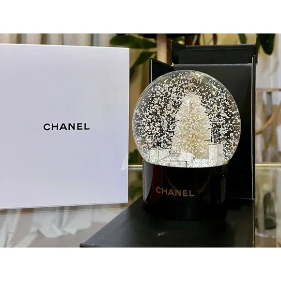 Chanel Limited Edition Snow Globe With Box - Picture 2 of 13